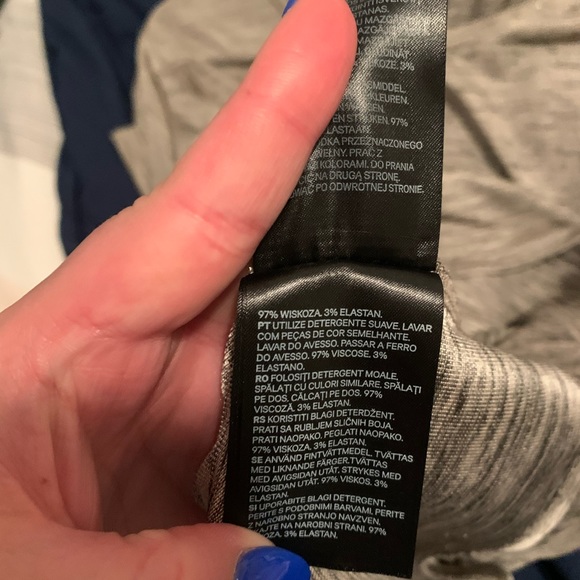 Silky material grey tee - Picture 4 of 4